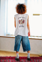 画像をギャラリービューアに読み込む, Evis Sleeveless Tee
